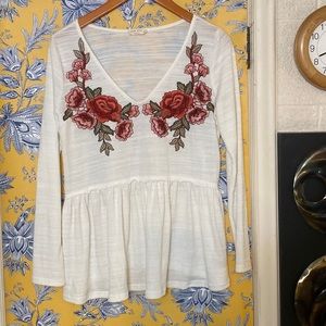 MISS LOVE S long sleeve beautifully embroidered white flowy blouse